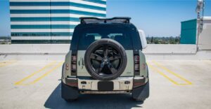Land Rover Defender — photo 3