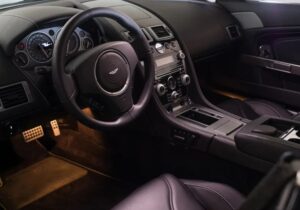 Aston Martin Vantage — photo 2