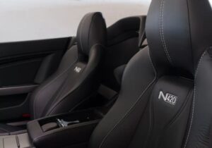 Aston Martin Vantage — photo 3