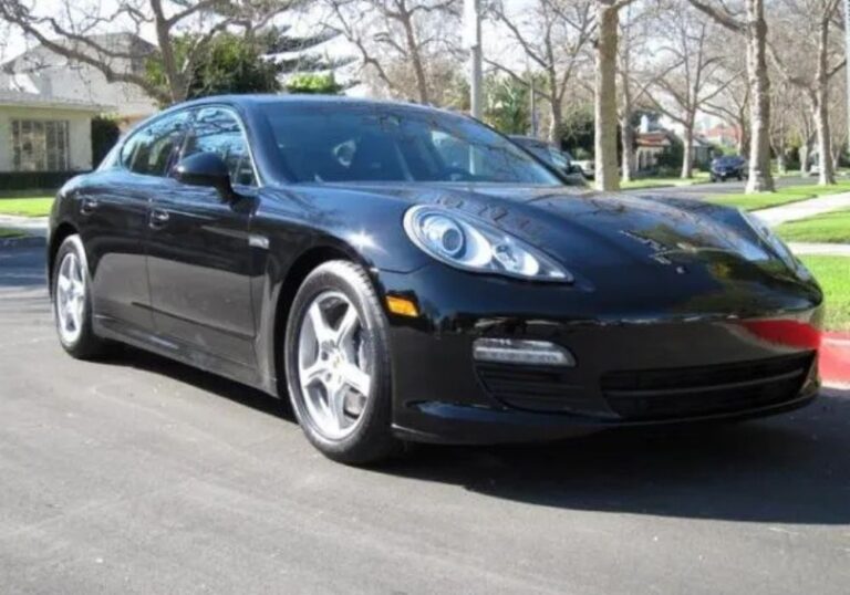 Porsche Panamera 4