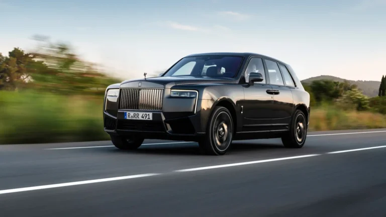 Rolls Royce Cullinan Black rental vehicle