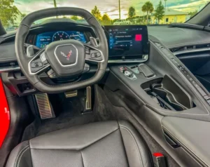 Corvette Stingray C8 — photo 4