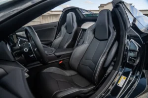 Chevrolet Corvette C8 Stingray — photo 4