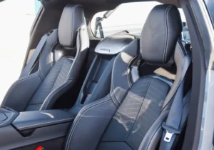Chevrolet Corvette 2LT - Stingray 2024 — photo 8