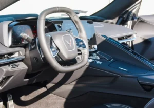 Chevrolet Corvette 2LT - Stingray 2024 — photo 9