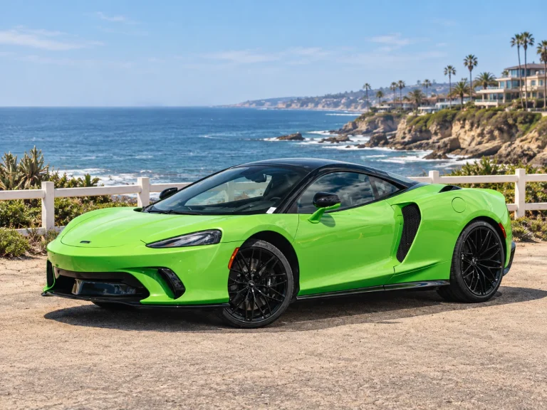 McLaren GT