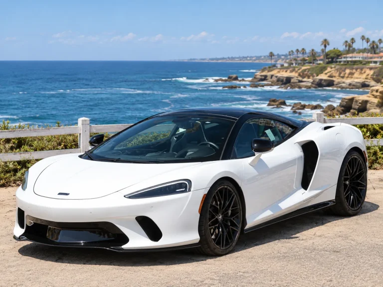 McLaren GT